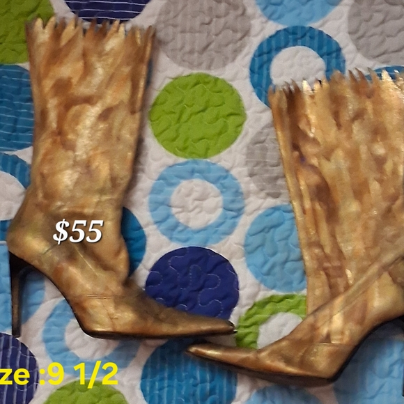 Shoes - Elegant Gold Heeled Boots